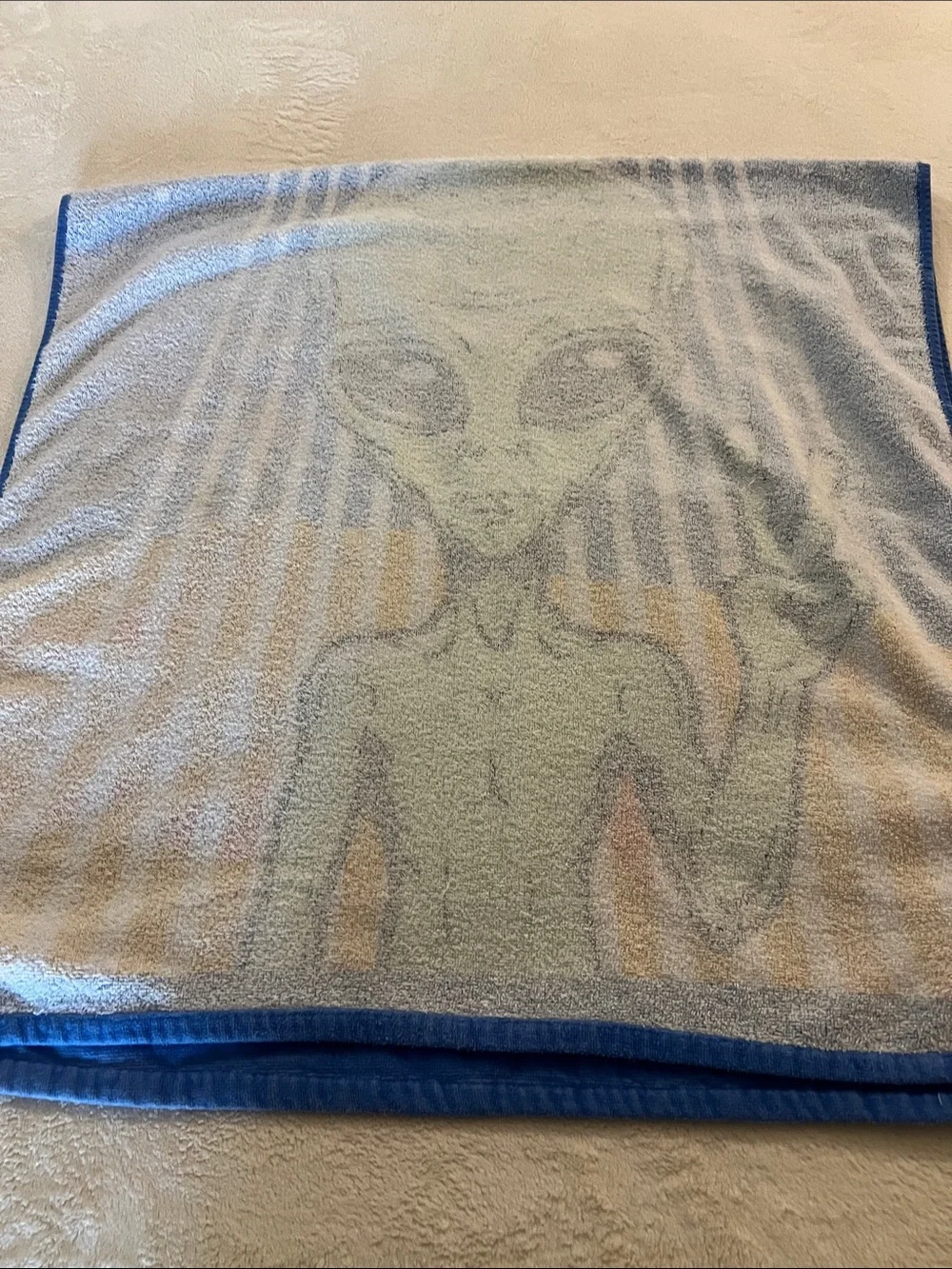 Kids Alien Graphic Beach Towel - Green/Blue Novelty Mainstays